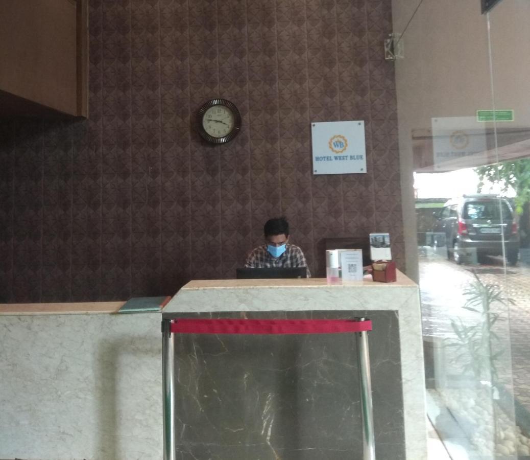 Hotel West Blue By WB Economy, Andheri - W , Mumbai Bagian luar foto