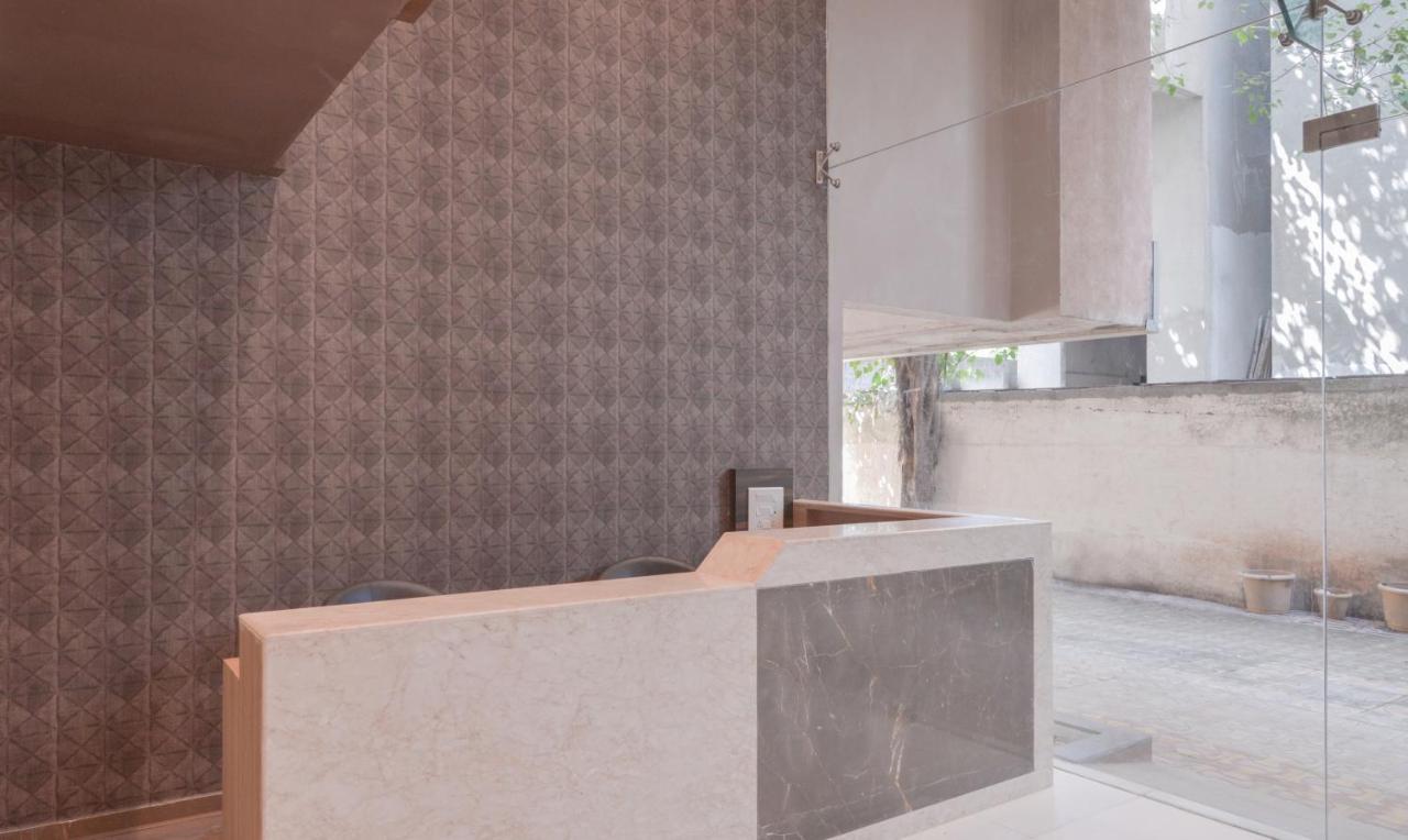 Hotel West Blue By WB Economy, Andheri - W , Mumbai Bagian luar foto